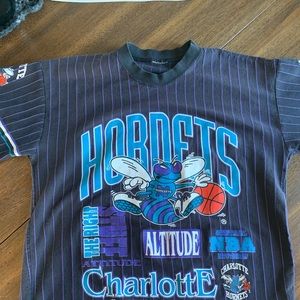 Vintage Charlotte Hornets thick youth Tshirt.